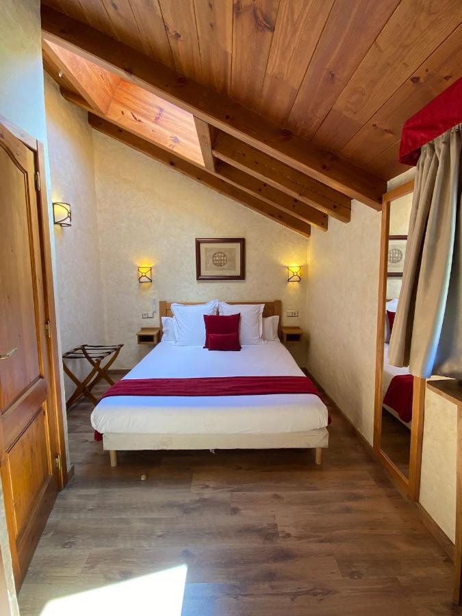 Apartaments Els Llacs Bordes d'Envalira Exteriör bild